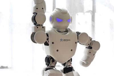 能歌善舞又好玩 优必选Alpha 1P智能机器人深度试玩体验