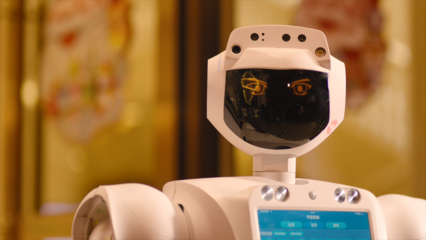 新东智“机器人餐厅”火爆预约的背后 智能机器人研发引领餐饮新潮流